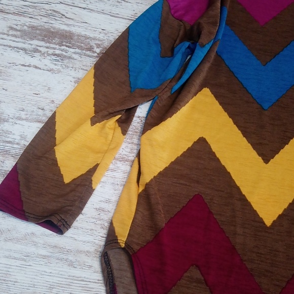 Filly Flair Multi Color Aztec Flowy Blouse Top - Picture 3 of 7